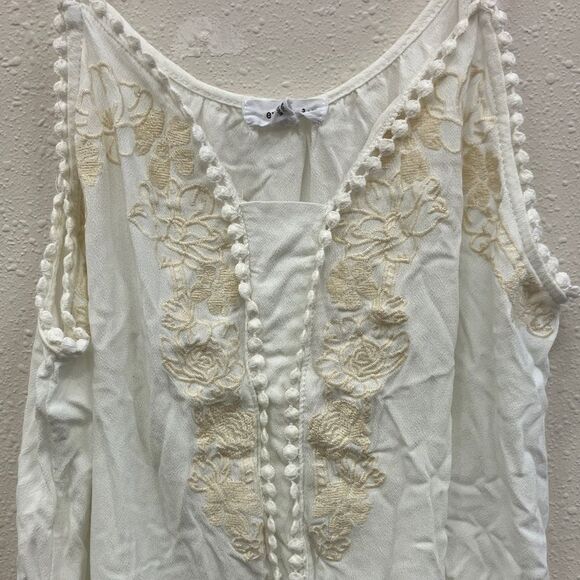 Eyeshadow Elegant White Eyelet Trimmed embroidered boho Top #34 - Picture 3 of 8